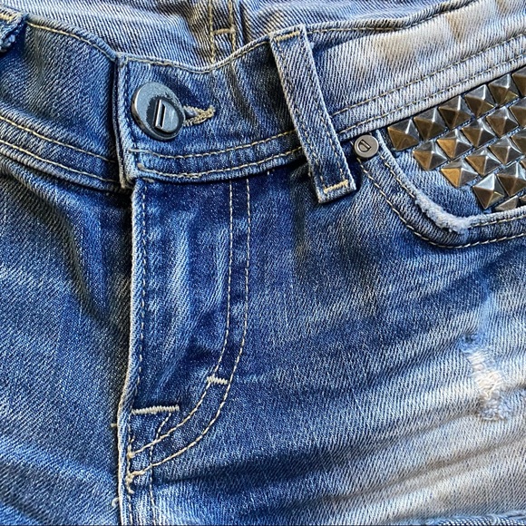 Denimocracy Studded Frayed Jean Shorts - Picture 5 of 6